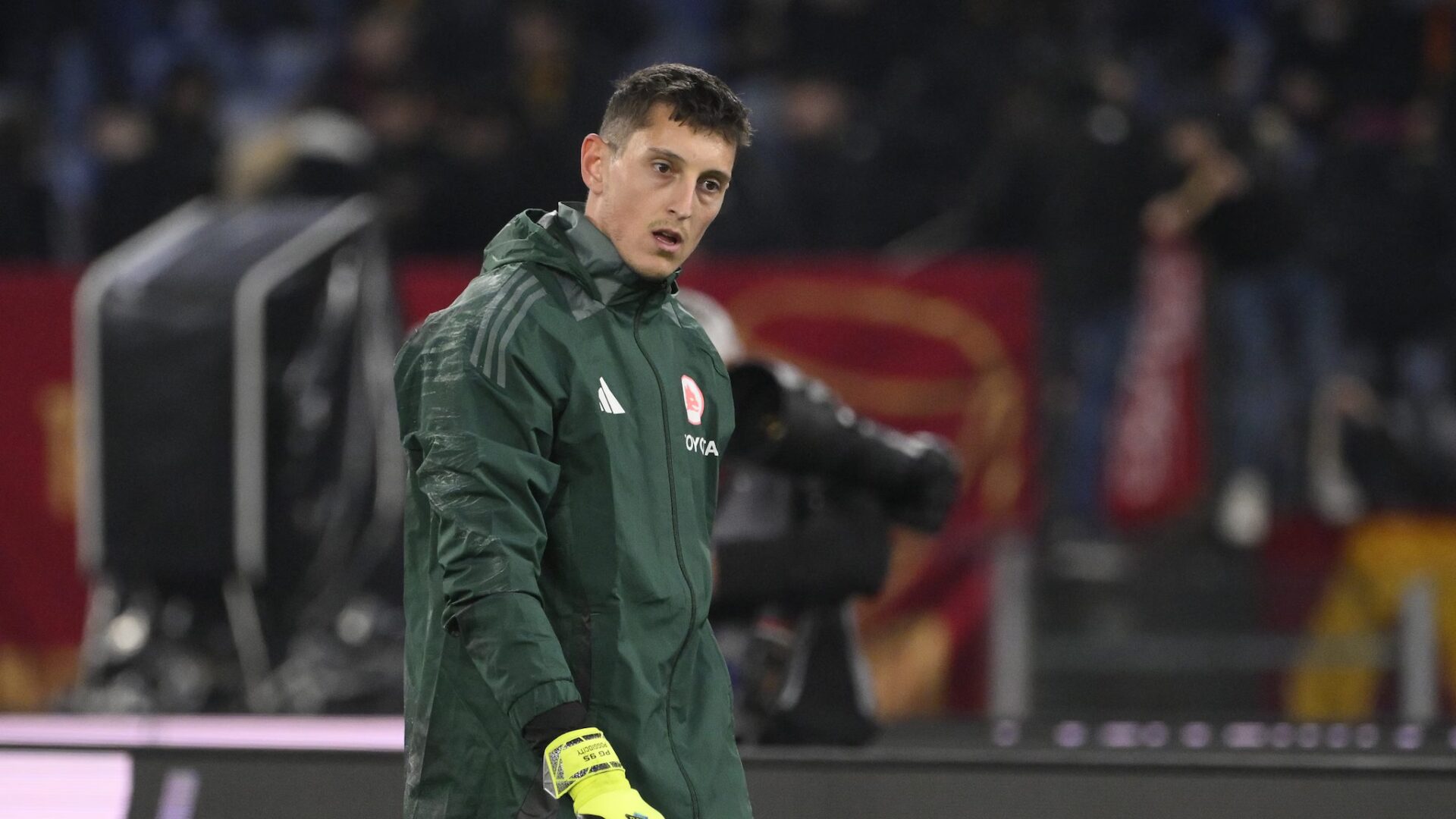 Pierluigi Gollini con la maglia della Roma, possibile scambio con il Milan