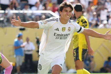 Goncalo Garcia, con la maglia del Real Madrid in azione durante una sfida del Mondiale per Club