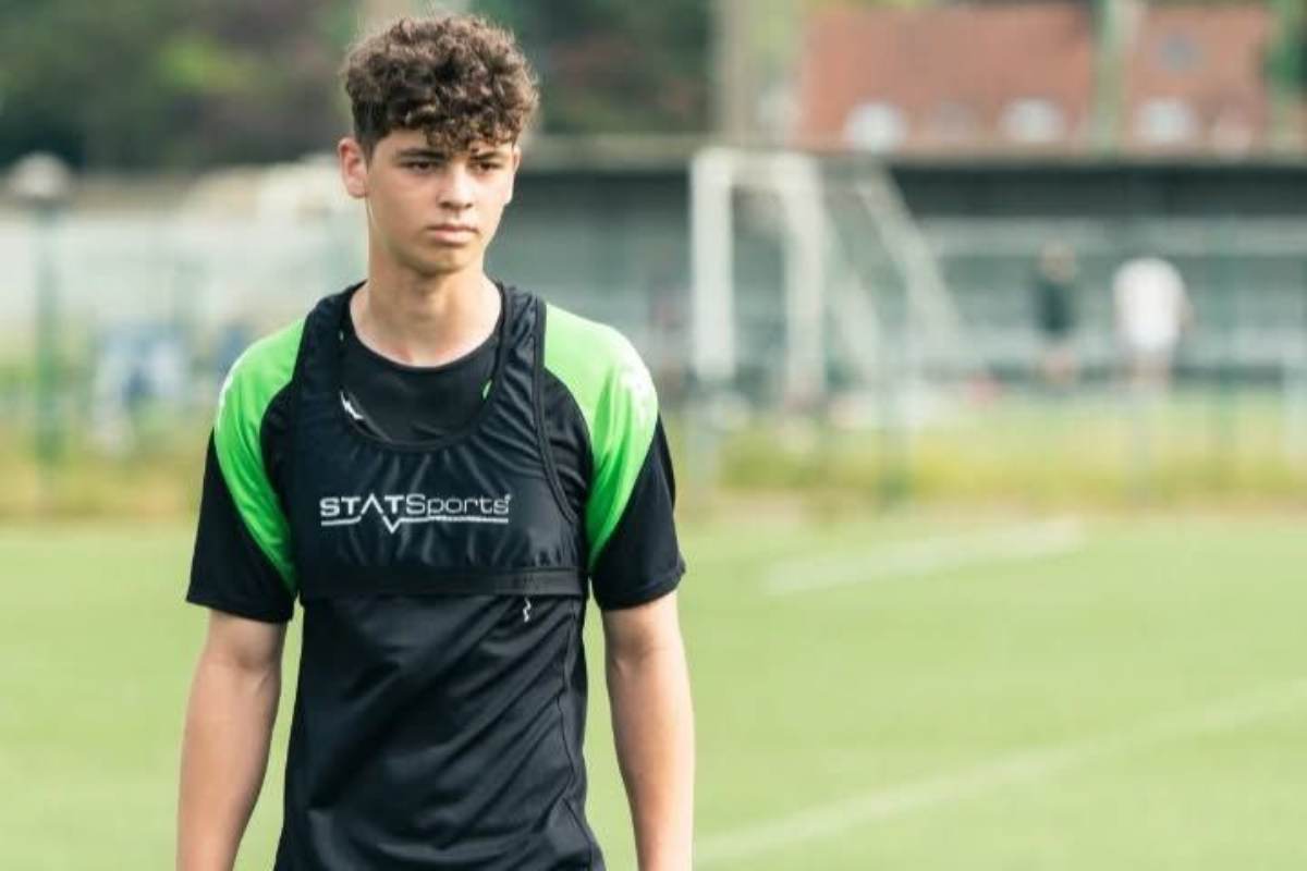 Ilias Ben Sadik durante un allenamento con il Cercle Brugge