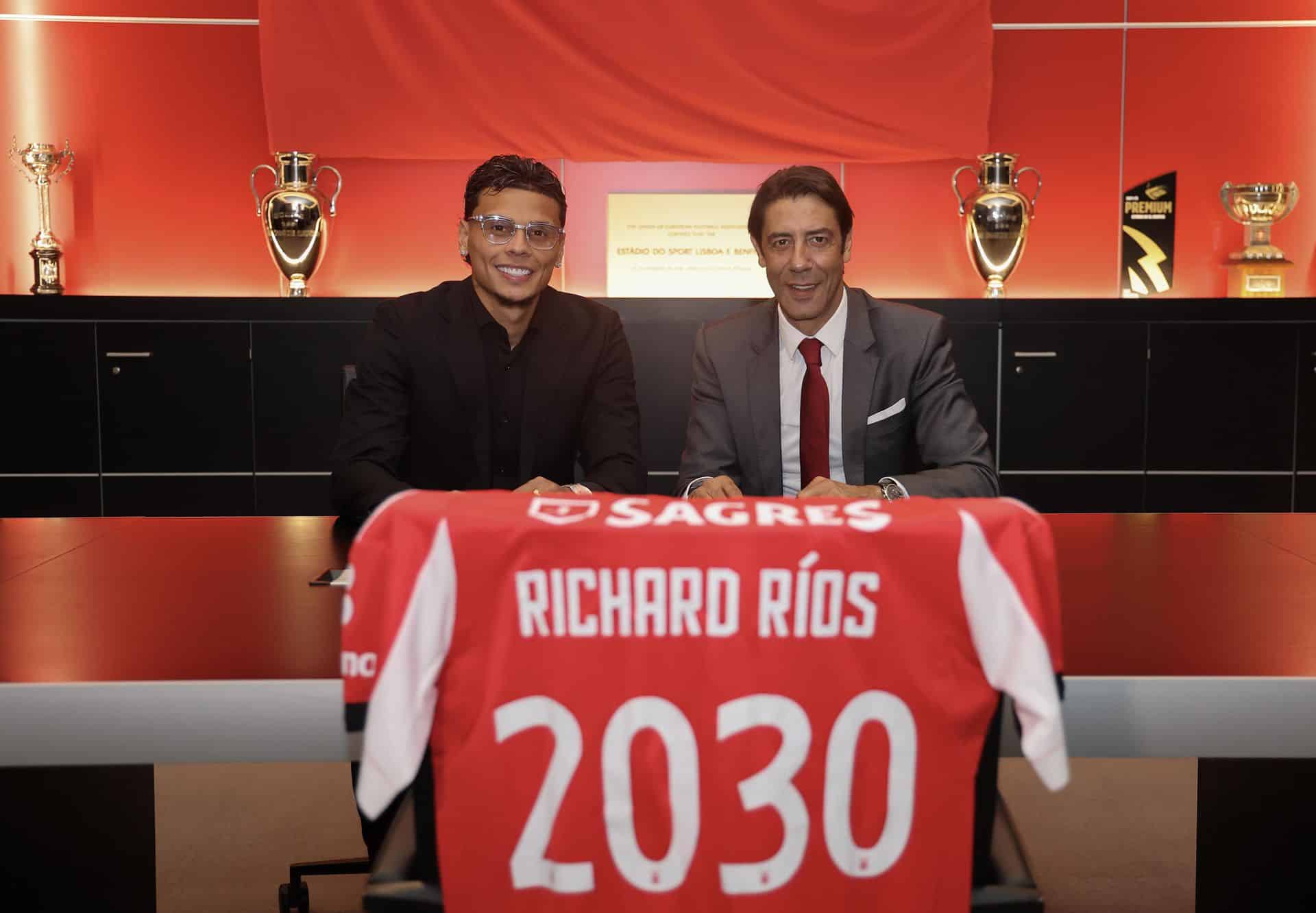 Rios ufficiale al Benfica: le reazioni dei tifosi della Roma sui social Rios ufficiale al Benfica: le reazioni dei tifosi della Roma sui social