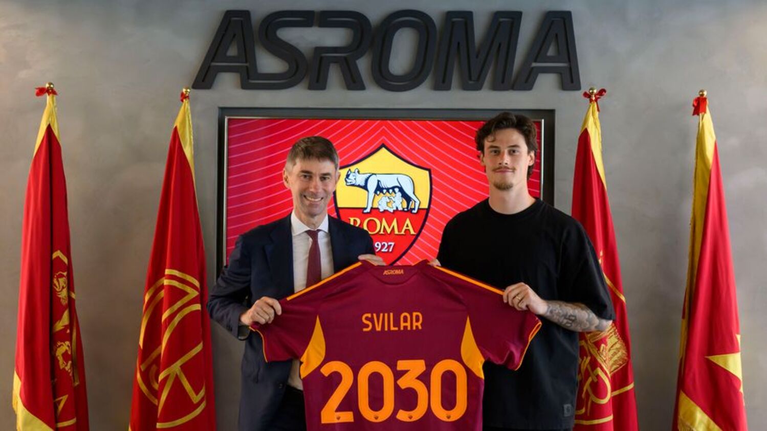 Massara e Svilar a Trigoria dopo il rinnovo