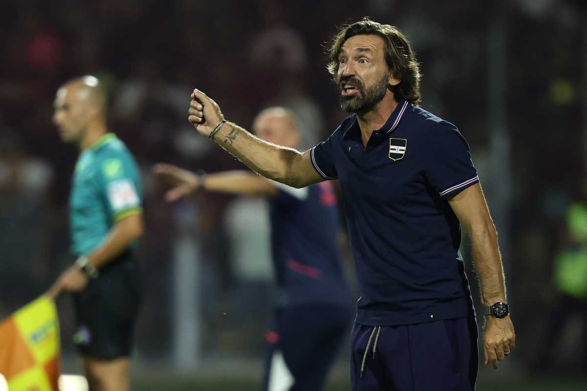 Andrea Pirlo gesticola a bordo campo durante una partita: l’ex tecnico di Juventus e Sampdoria riparte dalla Serie B degli Emirati Arabi con lo United FC