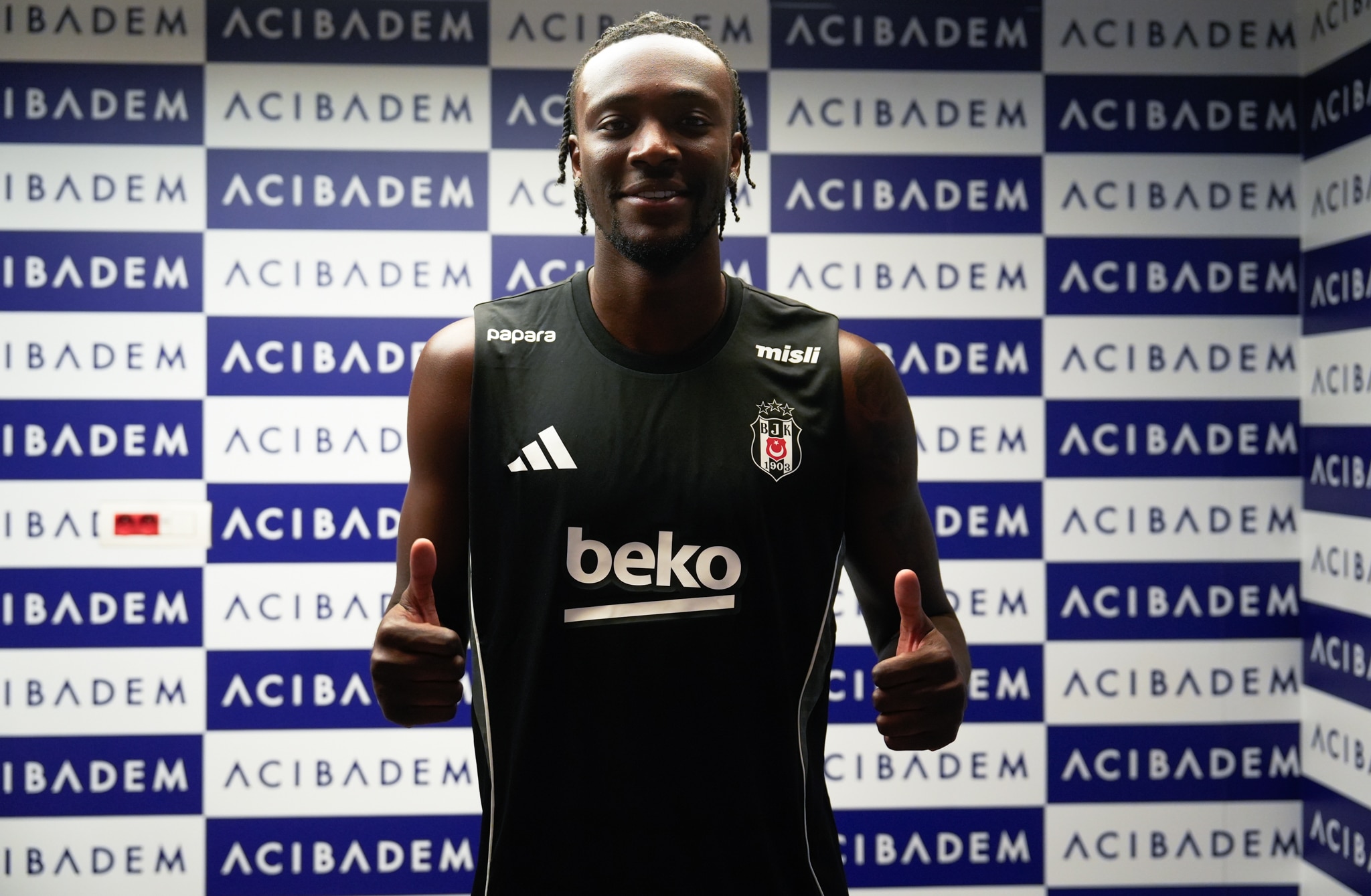 Roma, UFFICIALE: Abraham è un nuovo giocatore del Besiktas