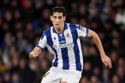 Nayef Aguerd, difensore del West Ham in prestito alla Real Sociedad, durante una partita di Liga