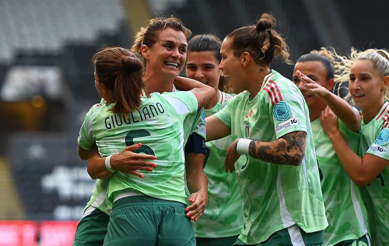 L’Italia e il calcio diviso a metà: Nazionale maschile in caduta libera, nazionale femminile in ascesa