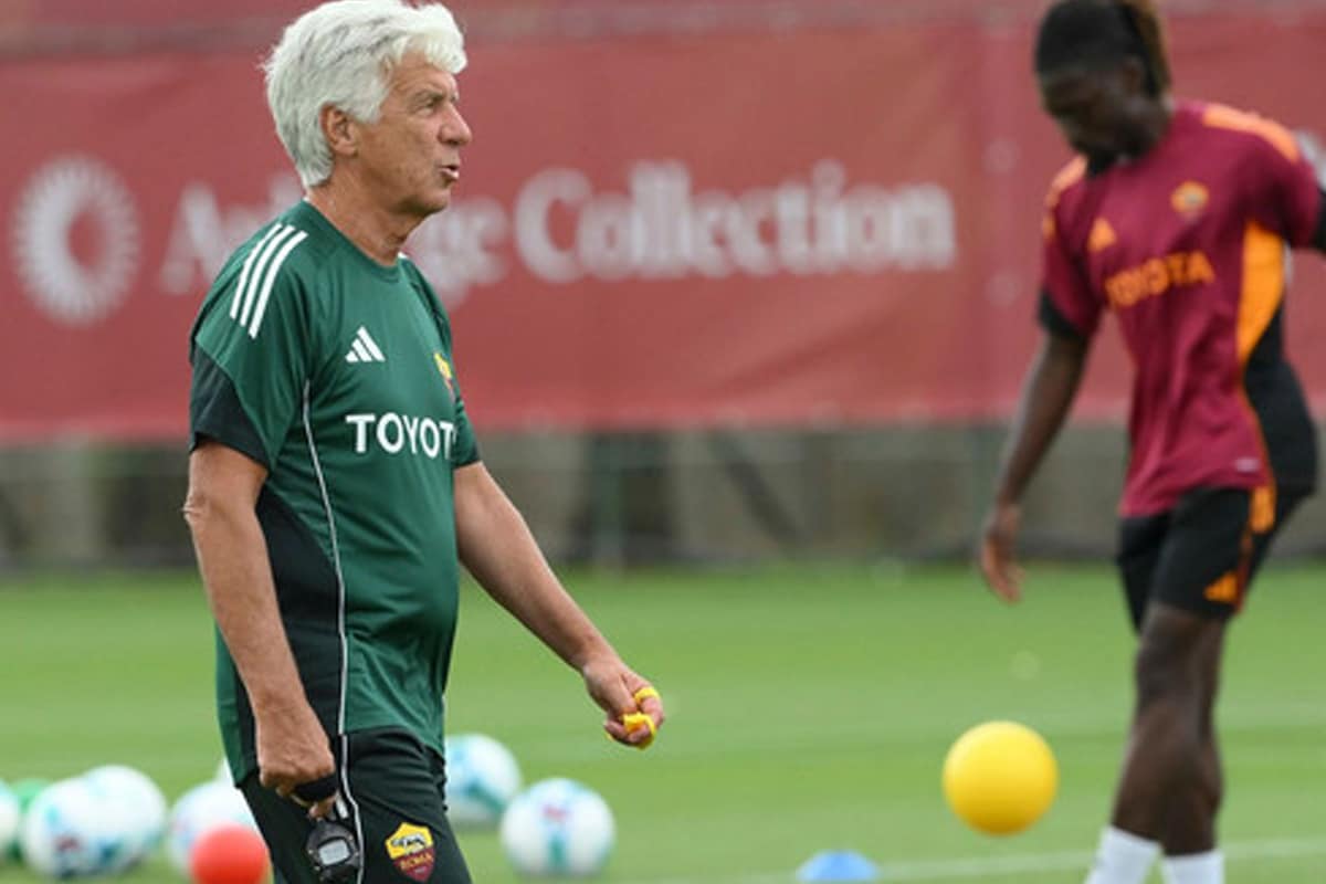 Roma, si riparte: primo allenamento a Trigoria sotto gli occhi di Gasperini Roma, si riparte: primo allenamento a Trigoria sotto gli occhi di Gasperini