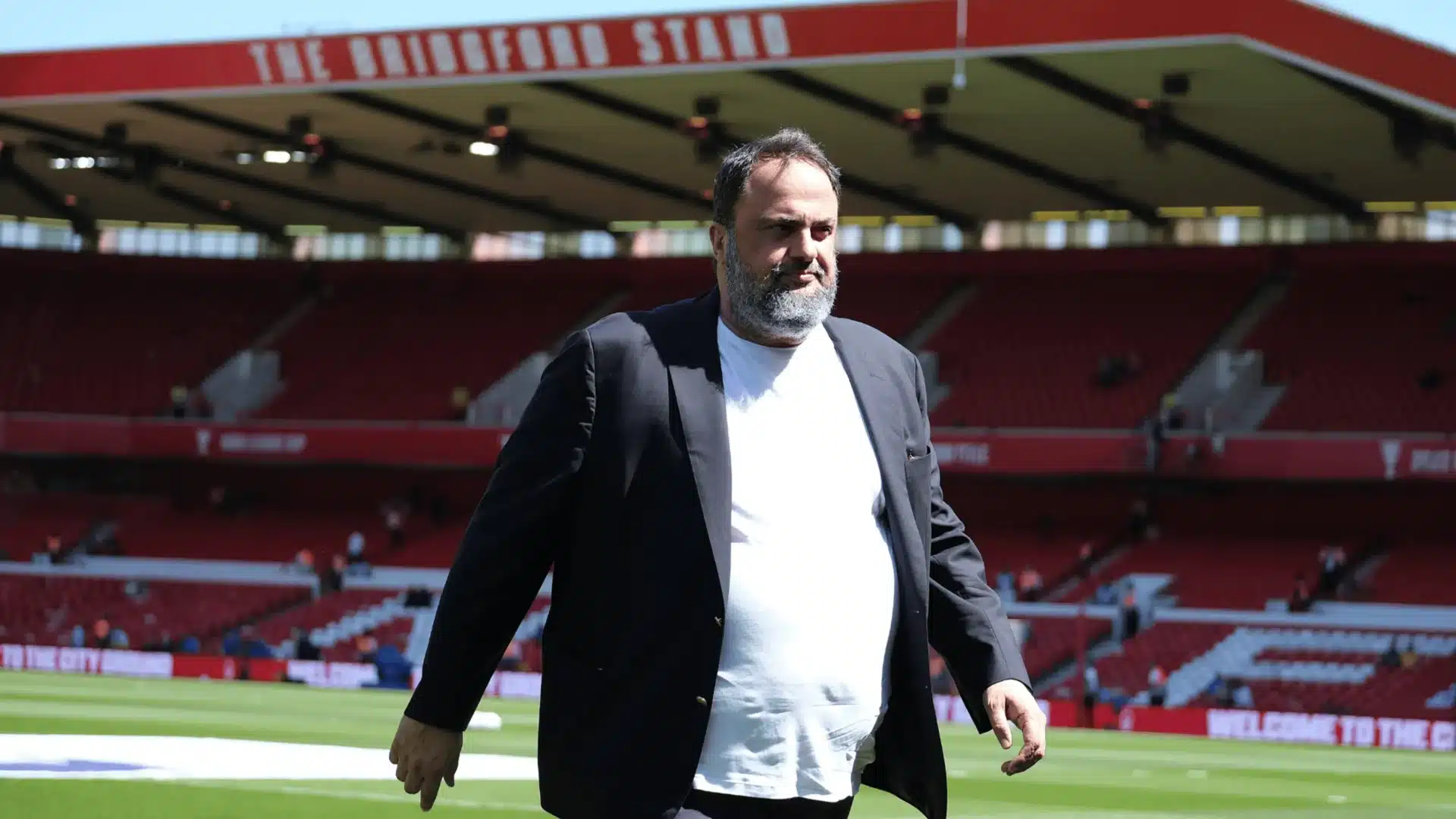 Il proprietario del Nottingham Forest sul campo del City Ground