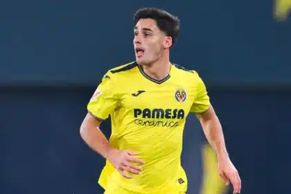 Sergi Cardona con la maglia del Villarreal