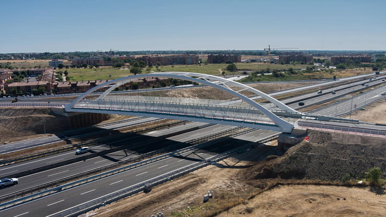 Tor Vergata, aperto al traffico il nuovo ponte sull’A1: svolta per la viabilità verso il Giubileo Tor Vergata, aperto al traffico il nuovo ponte sull’A1: svolta per la viabilità verso il Giubileo