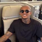 Wesley posta sui social la foto dall'aereo che lo sta per portare a Fiumicino