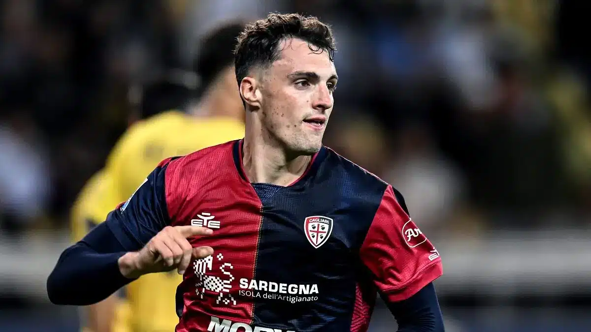 Calciomercato Roma, occhi su Zortea: l’esterno del Cagliari sorpassa Wesley nelle preferenze di Massara Calciomercato Roma, occhi su Zortea: l’esterno del Cagliari sorpassa Wesley nelle preferenze di Massara
